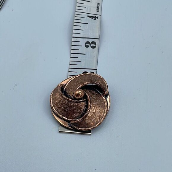 Vintage MCM textured copper swirled brooch. - Picture 6 of 7